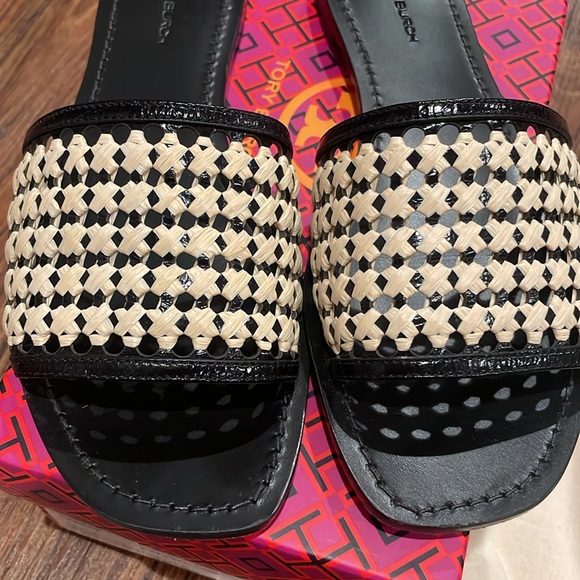 Tory Burch woven raffia slide - Picture 3 of 7